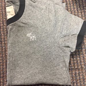 🌿Men’s Abercrombie and Fitch shirt🌿